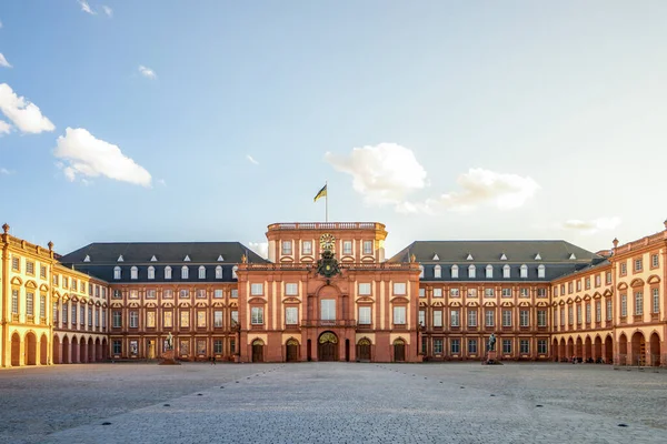 Πανεπιστημιακό Κτίριο Στην Πόλη Mannheim Της Γερμανίας — Φωτογραφία Αρχείου