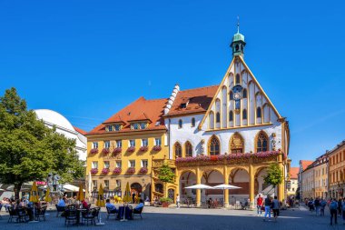 Belediye binası ve market, Amberg in der Oberpfalz, Bavyera, Almanya 