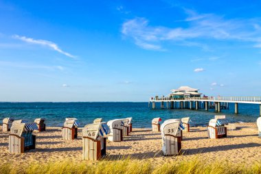 Güzel Sahil ve Timmendorf İskelesi / Luebeck, Almanya 