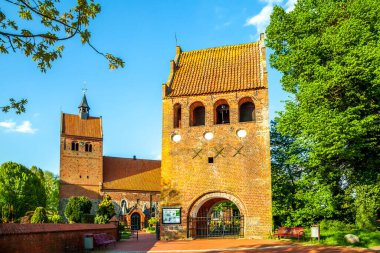Şehir kapısı, Bad Zwischenahn, Aşağı Saksonya, Almanya 