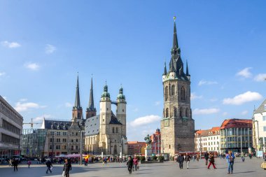 Pazar Kilisesi ve Kızıl Kule, Halle an der Saale, Almanya 