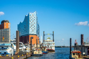 Hamburg, Almanya 'daki Opera Evi ve Limanı 
