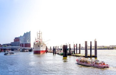 Hamburg, Almanya 'daki Opera Evi ve Limanı 
