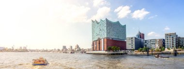 Hamburg, Almanya 'daki Opera Evi ve Limanı 