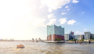 Hamburg, Almanya 'daki Opera Evi ve Limanı 