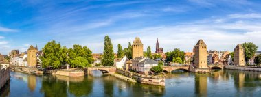 Strassburg, Fransa 'daki Köprü (Ponts Couverts) 