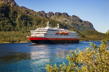 Trollfjord, Loften, Norveç 'te Gezici Gemi 