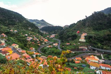 Machico ve Santo Antnio da Serra, Madeira, Portuga arasındaki dağlar
