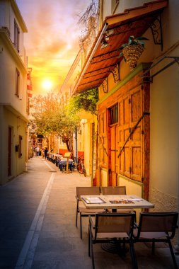Yunanistan, Girit, Rethymnon Caddesindeki Küçük Restoran 