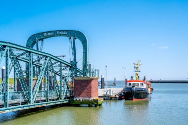 Wilhelmshaven 'daki Nassau Köprüsü, Aşağı Saksonya, Almanya 