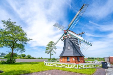 Aurich, Doğu Friesland, Almanya 'daki yel değirmeni 
