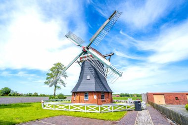 Aurich, Doğu Friesland, Almanya 'daki yel değirmeni 