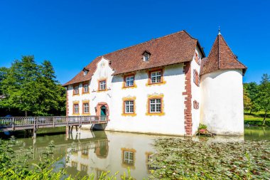Inzlingen 'deki Su Kalesi, Baden Wuerttemberg, Almanya 
