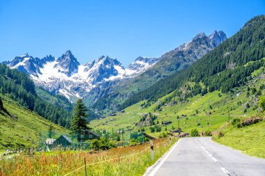 İsviçre 'de Sustenpass Caddesi 