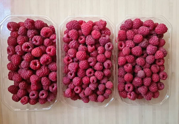 Ripe Tasty Healthy Raspberries Packaged Small Plastic Boxes — Foto Stock