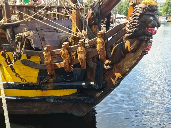 Wooden Figure Bow Old Sailing Ship Standart Moored Latvian Capital — Stock Fotó