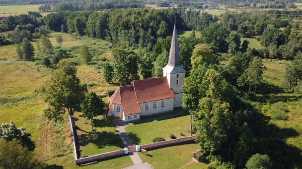 Small Lutheran Church Latvian Village Apriki Sunny Summer Day 2021 — Fotografia de Stock