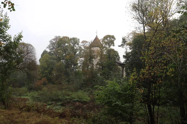 Lüteriyen Kilisesi Ekim 2020 Letonya Nın Küçük Cirava Köyündeki Ağaçların — Stok fotoğraf