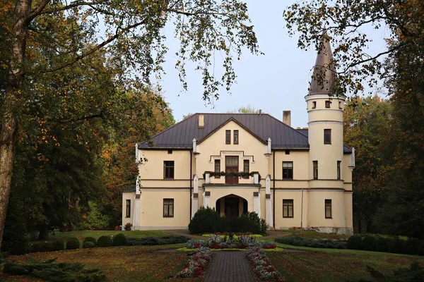 Bene Manor Beautiful Historical Landmark Latvia Autumn Sunny Day 2020 — Stock Photo, Image