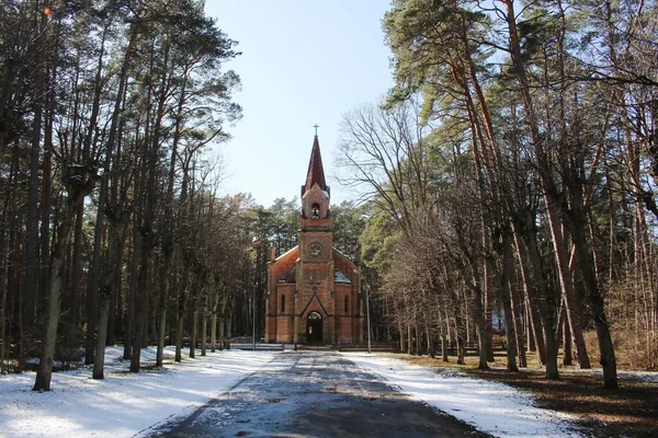 2020 Baharının Başlarında Letonya Nın Jurmala Kentindeki Evanjelik Luteryan Kilisesi — Stok fotoğraf