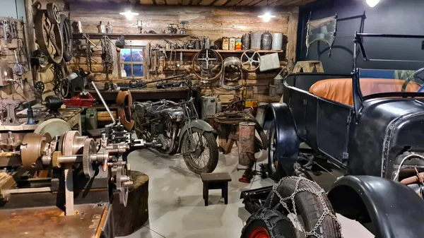 Retro Werkstatt Mit Werkzeugen Motormuseum Der Lettischen Hauptstadt Riga Januar — Stockfoto
