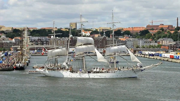 Navios Vela Grandes Pequenos Iates Porto Dinamarquês Aarhus Julho 2007 — Fotografia de Stock