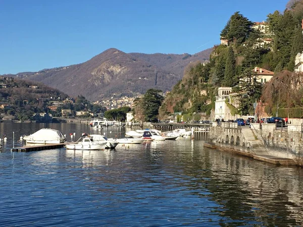 Passeggiata Sul Lago Como Sue Sponde Colorate Bellissimo Paesaggio Italia — Foto Stock