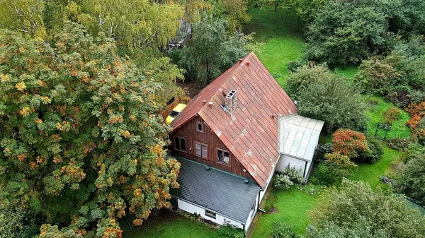 Latvian House Amidst Abundant Green Vegetation Outskirts Riga September 2019 — Foto de Stock
