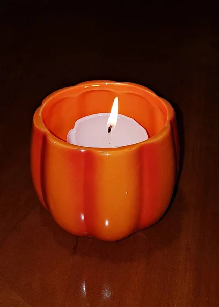 Burning Candle Small Twinkle Dark Background Symbolizes Calm — Stock Photo, Image