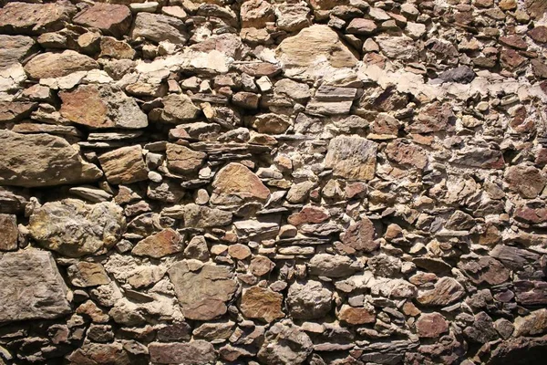 Hög Vägg Vikta Och Naturlig Granit Sten För Tillförlitligt Skydd — Stockfoto
