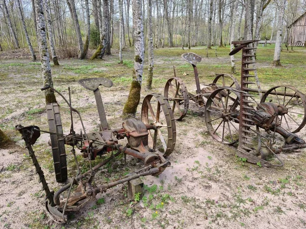Oude Antieke Landbouwmachines Herinneren Mensen Aan Vorige Eeuw Toen Het — Stockfoto
