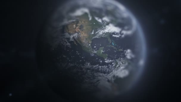 코스모스 개념. 지구 상공을 비행하는 장면, 검은 배경 위에서 위에서 바라본 광경 — 비디오