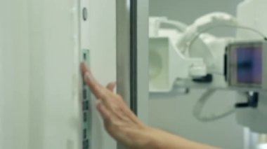 Roentgen işlemler ve X-ray görüntüleri için hazırlanıyor