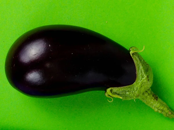 背景明亮的新鲜有机蔬菜 最低健康概念 工作室照片 — 图库照片