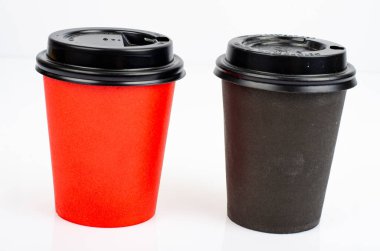 İçkiler için kırmızı karton cam. Stüdyo Fotoğrafı