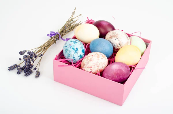 Huevos Multicolores Caja Regalo Abierta Concepto Feliz Pascua Plantilla Tarjeta — Foto de Stock