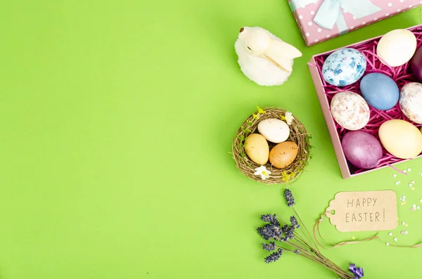 Huevos Multicolores Caja Regalo Abierta Concepto Feliz Pascua Plantilla Tarjeta — Foto de Stock