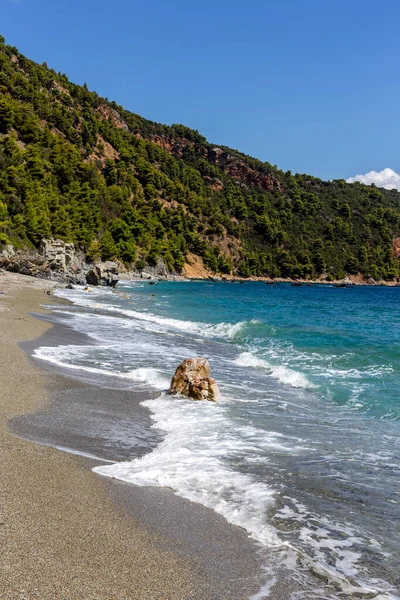 View Clean Beautiful Sandy Beach Mountains Sea Sunny Summer Day — 스톡 사진
