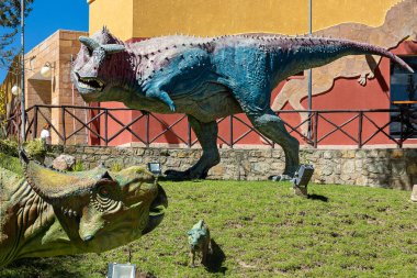 Sucre, Bolivya 'daki dinozor parkında dinozor figürleri