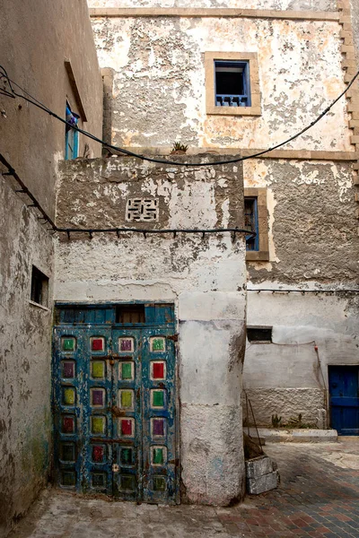 Στενό Πολύχρωμο Δρόμο Στην Παλιά Medina Της Essaouira Στο Μαρόκο — Φωτογραφία Αρχείου