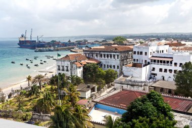 Şehrin ve Stone Town limanının en iyi manzarası. Zanzibar. Tanzanya.