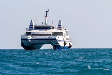 Yolcu katamaranı Hint Okyanusu 'nu geçiyor. Zanzibar
