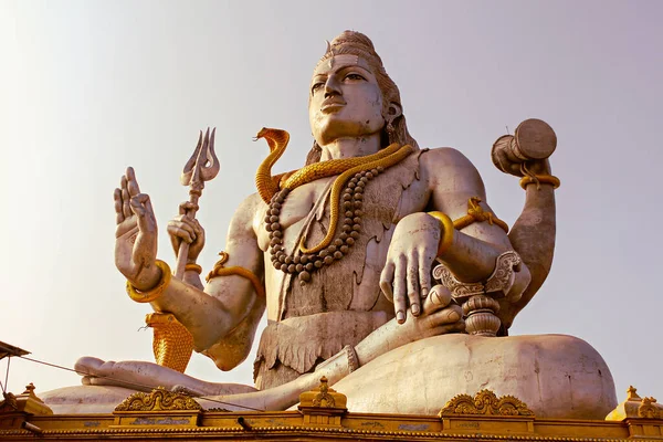 Ένα Άγαλμα Του Κυρίου Shiva Βρίσκεται Στην Πόλη Murudeshwar Στην — Φωτογραφία Αρχείου