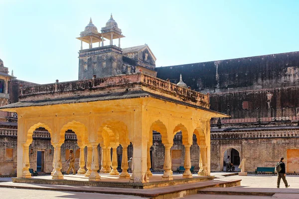 Павлин Имени Барадхари Центре Двора Дворца Ман Сингх Амбер Форт — стоковое фото
