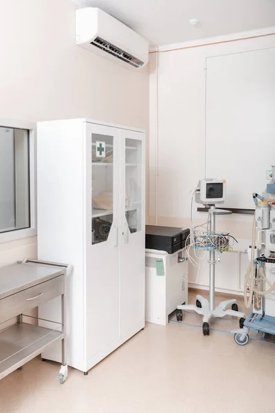 Τεχνολογικά προηγμένος εξοπλισμός σε CT ή MRI Scan room. Σύγχρονο εργαστήριο νοσοκομείου. Εσωτερικό τμήμα ακτινογραφίας. Μαγνητική μηχανή διάγνωσης συντονισμού — Φωτογραφία Αρχείου