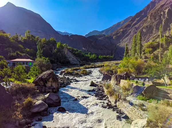 美しい景色パキスタン ギルギット バルティスタン州のMinapin Valley Hunza Nagarの山と川 — ストック写真