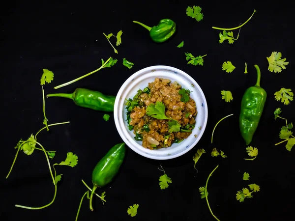 Yeşil Biberli Beef Hara Bhara Qeema & Kişniş