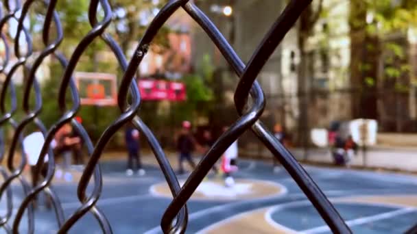 Algunos Jugadores Baloncesto Borrosa Centro Nueva York — Vídeos de Stock