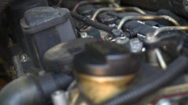 Eski güzel bir dizel motor.