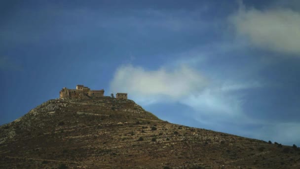 Laps Temps Château Sicilien Sur Une Colline Avec Des Nuages — Video